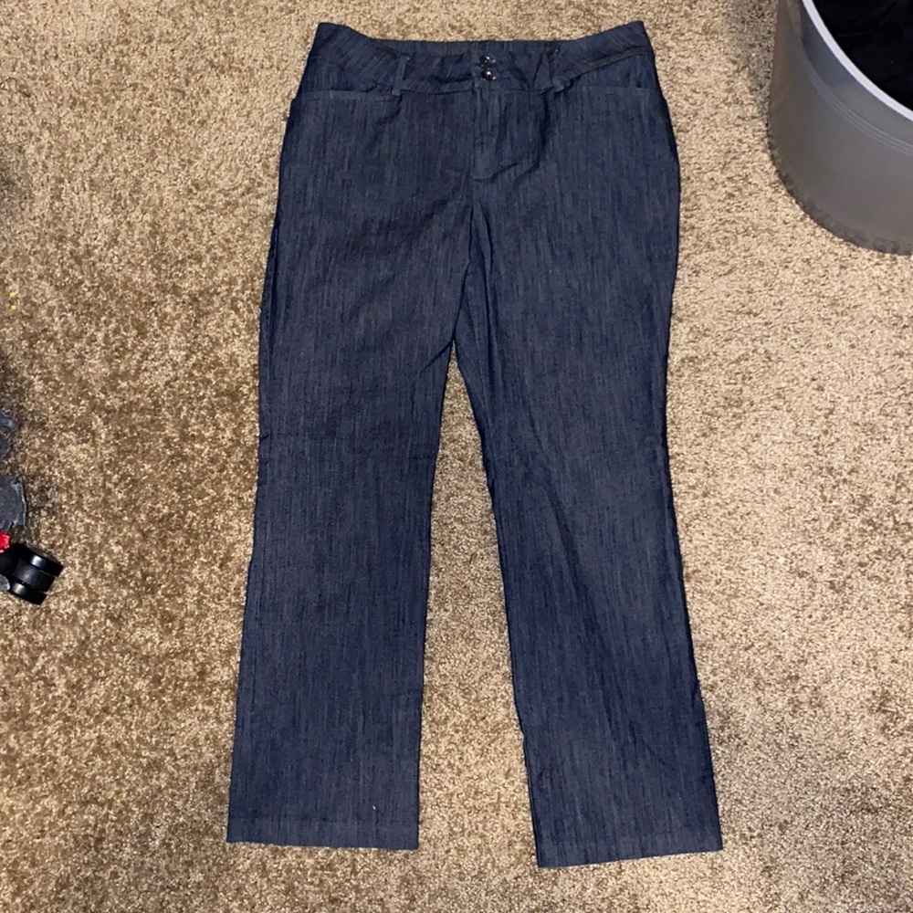 Women’s size 14 short Lee trouser jeans